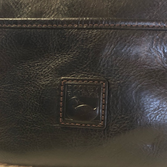 Dooney and Bourke Small Crossbody Bag in Black Florentine Leather. EUC - Picture 4 of 9